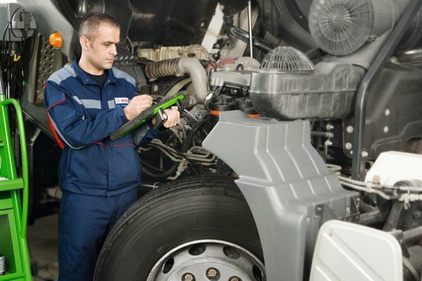 mexanik-po-gruzovym-avtomobiliam-big-0