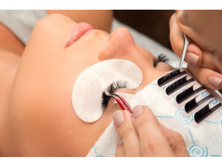 Мастер по наращиванию ресниц