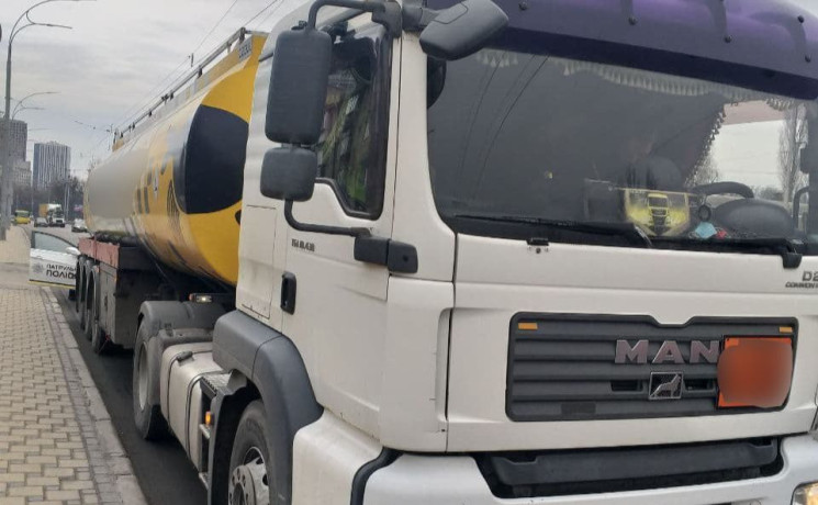 vodii-benzovoza-big-0