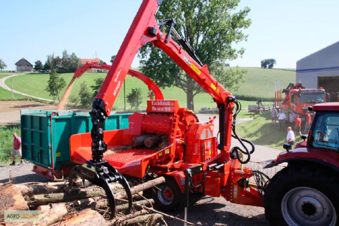 masinist-na-drobarku-derevini-z-manipuliatorom-big-0